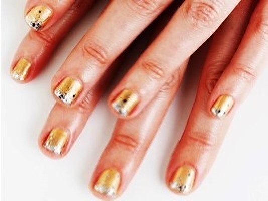 53a0c069320c4_-_champagne-nails-after-xl